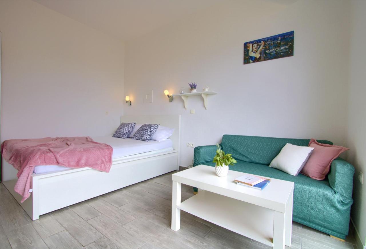 Apartment Studio Apartments Kali