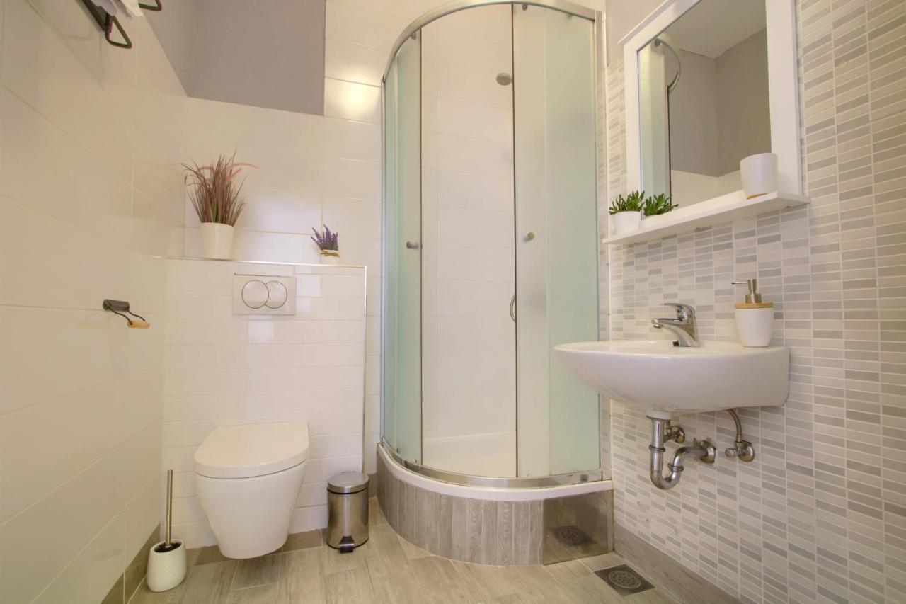 Studio Apartments Kali Kali