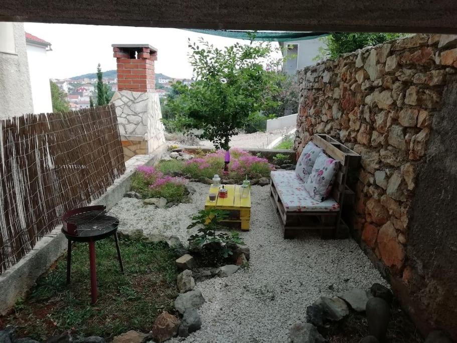 Studio Apartments Kali
