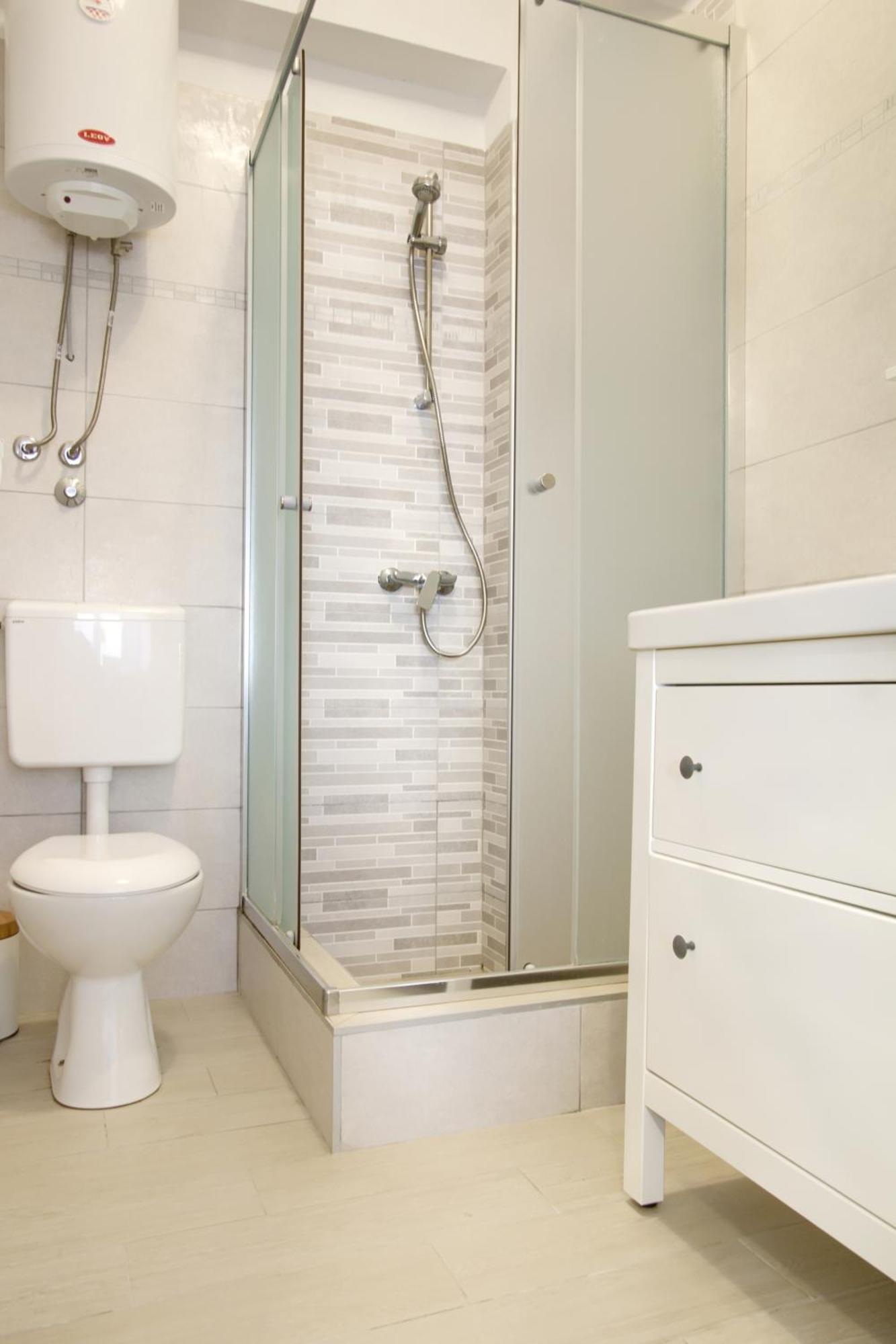 Studio Apartments Kali Apartma *